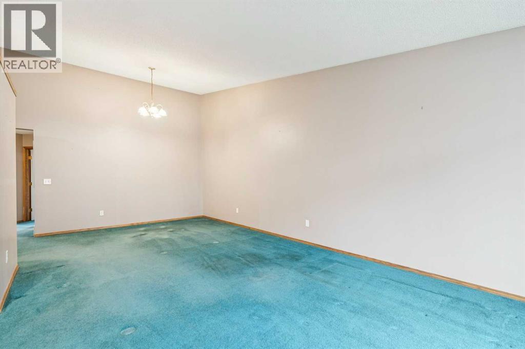 Single Family House Bungalow for Sale in  Harvest Oak Circle NE Harvest Hills Calgary 