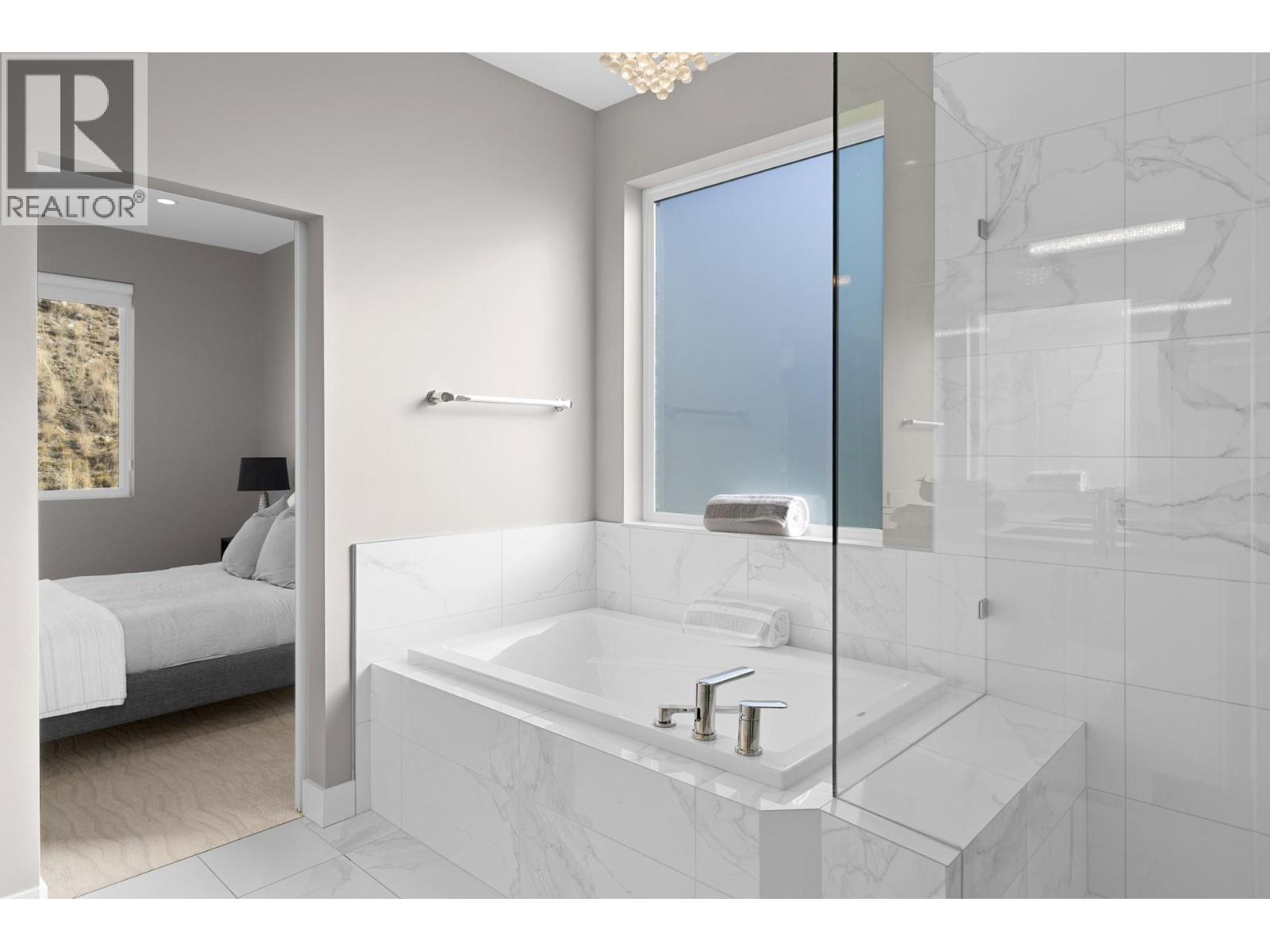 3605 Mckinley Beach Drive, Kelowna