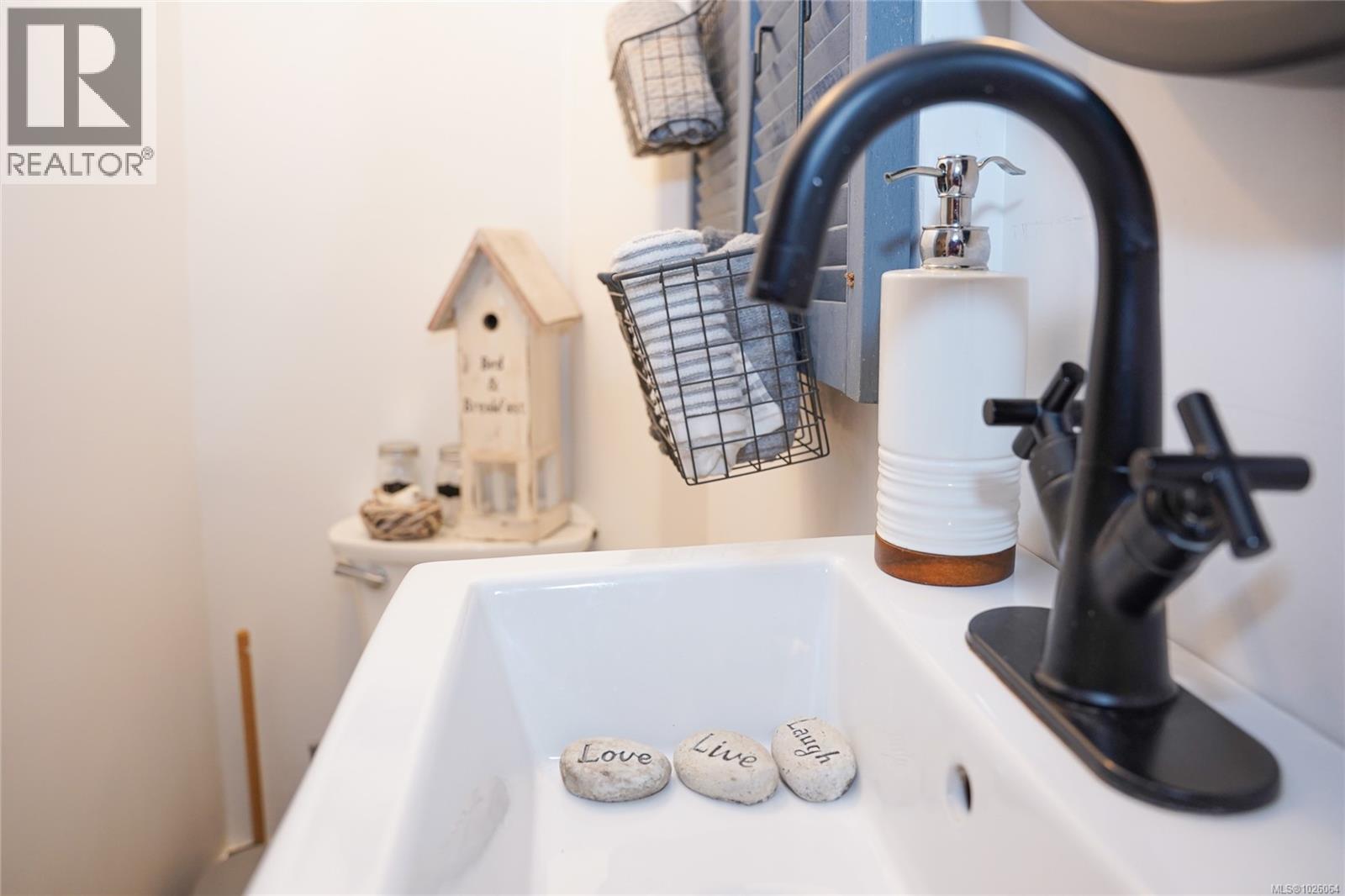  418 Hereward Road, Victoria