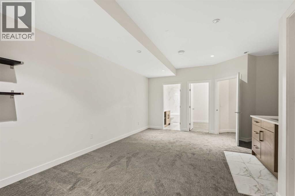 Single Family House for Sale in    Avenue NE Tuxedo Park Calgary 