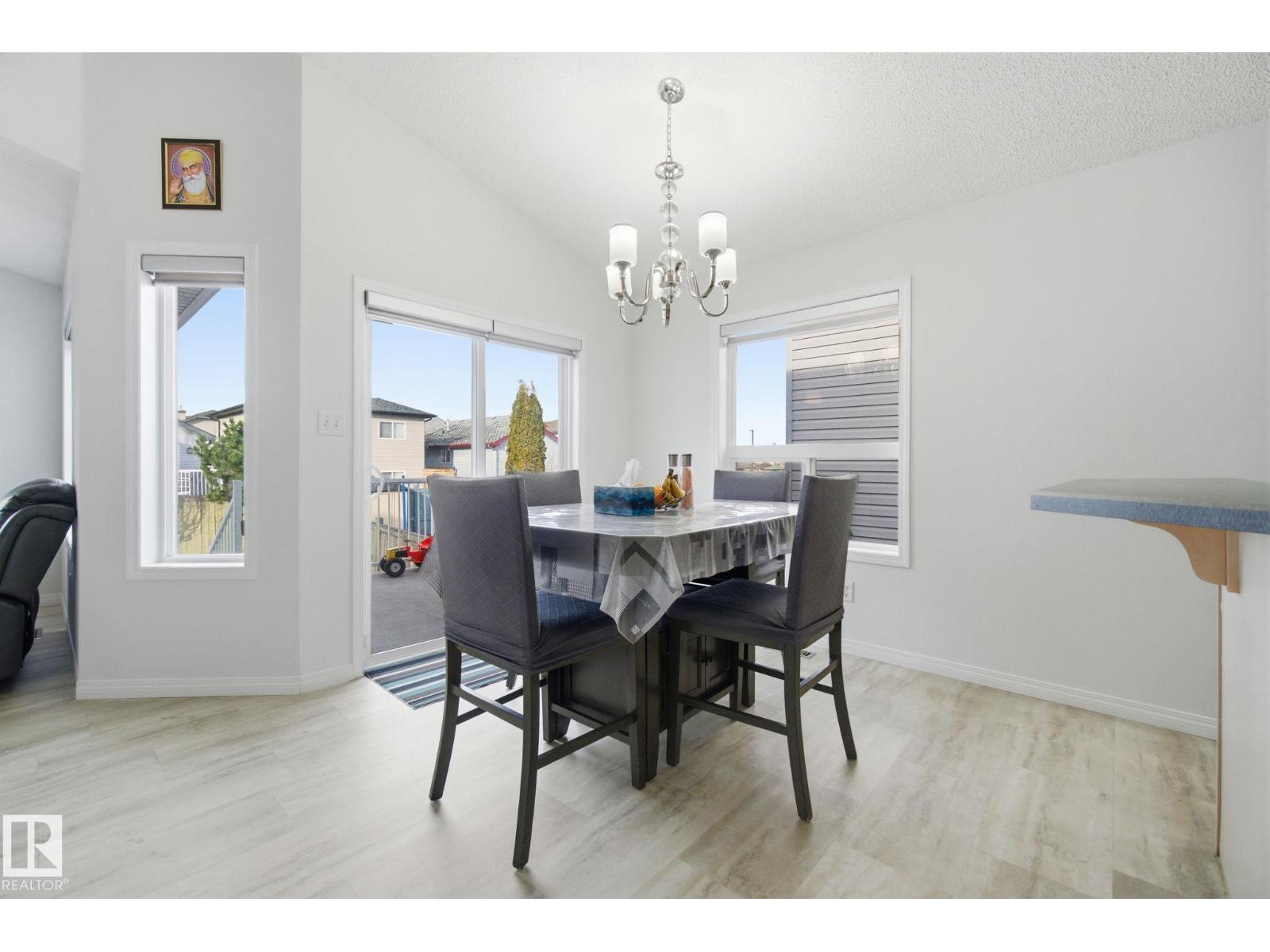 3248 22 ST NW, Edmonton