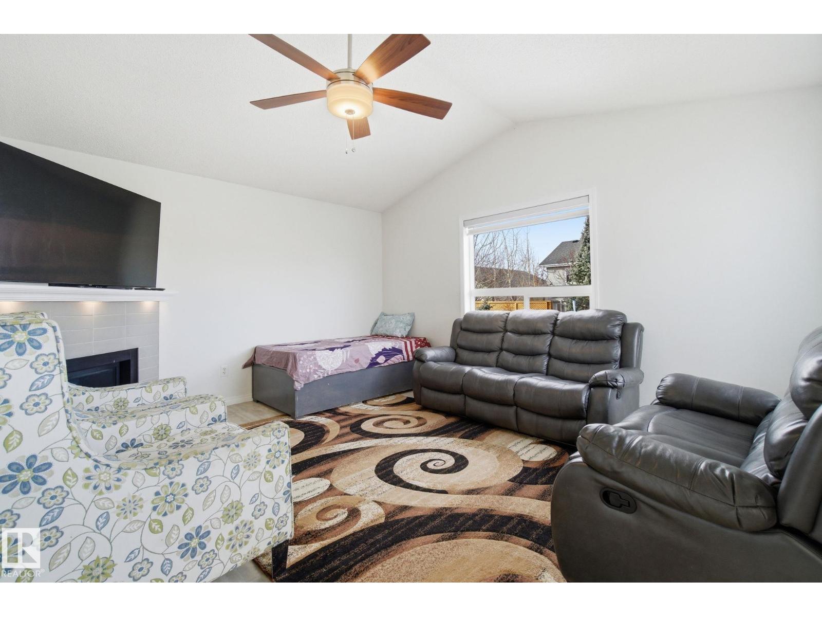 3248 22 ST NW, Edmonton