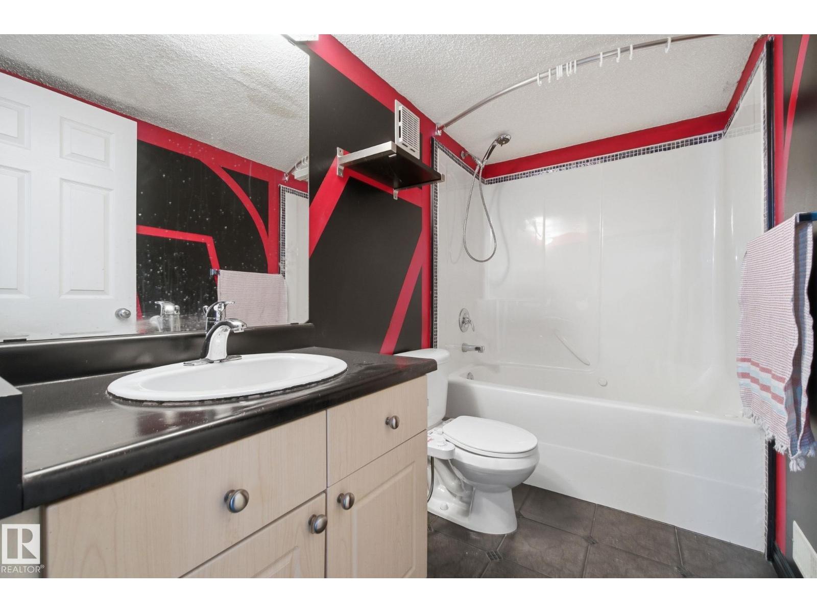 3248 22 ST NW, Edmonton