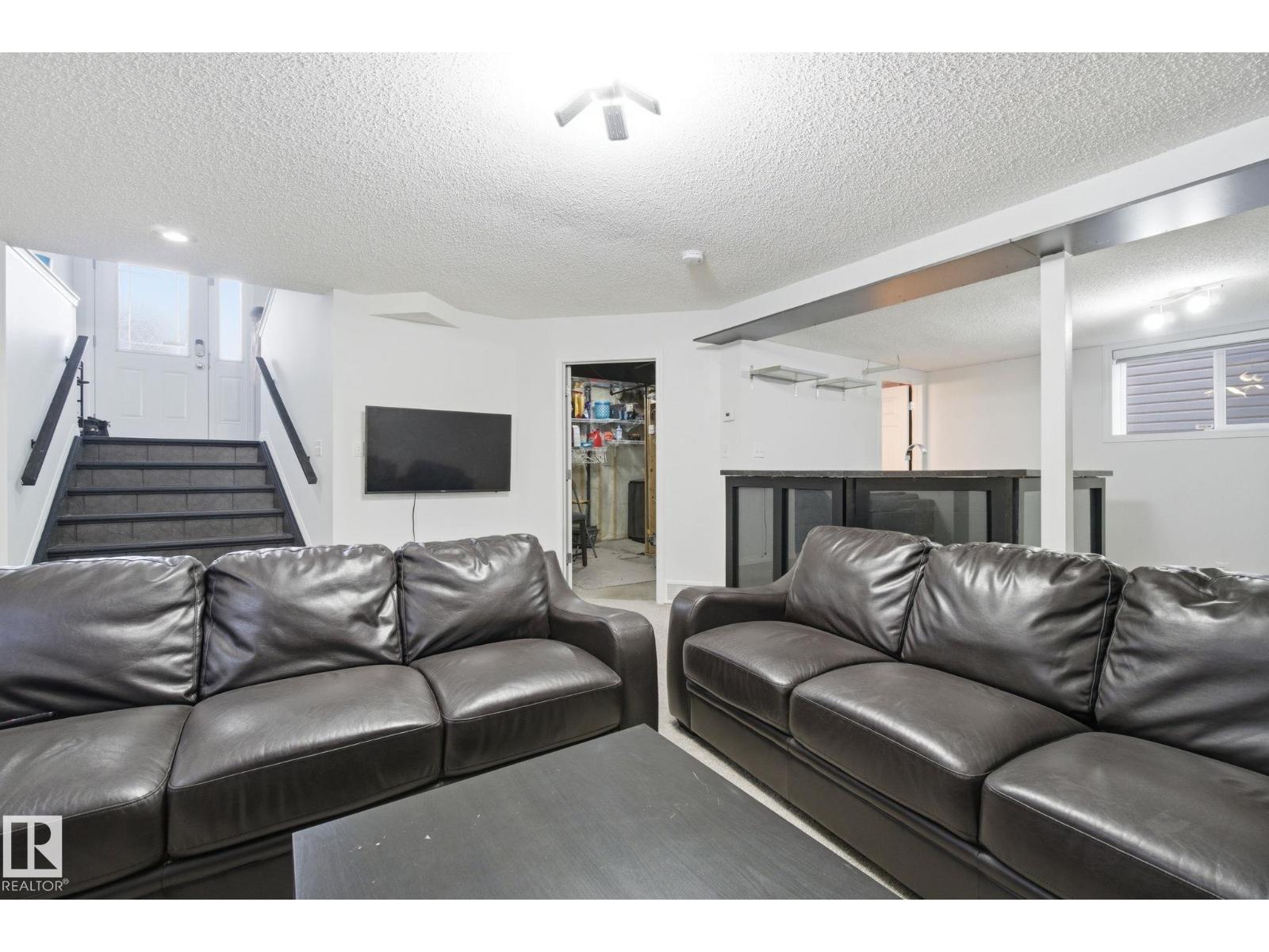 3248 22 ST NW, Edmonton