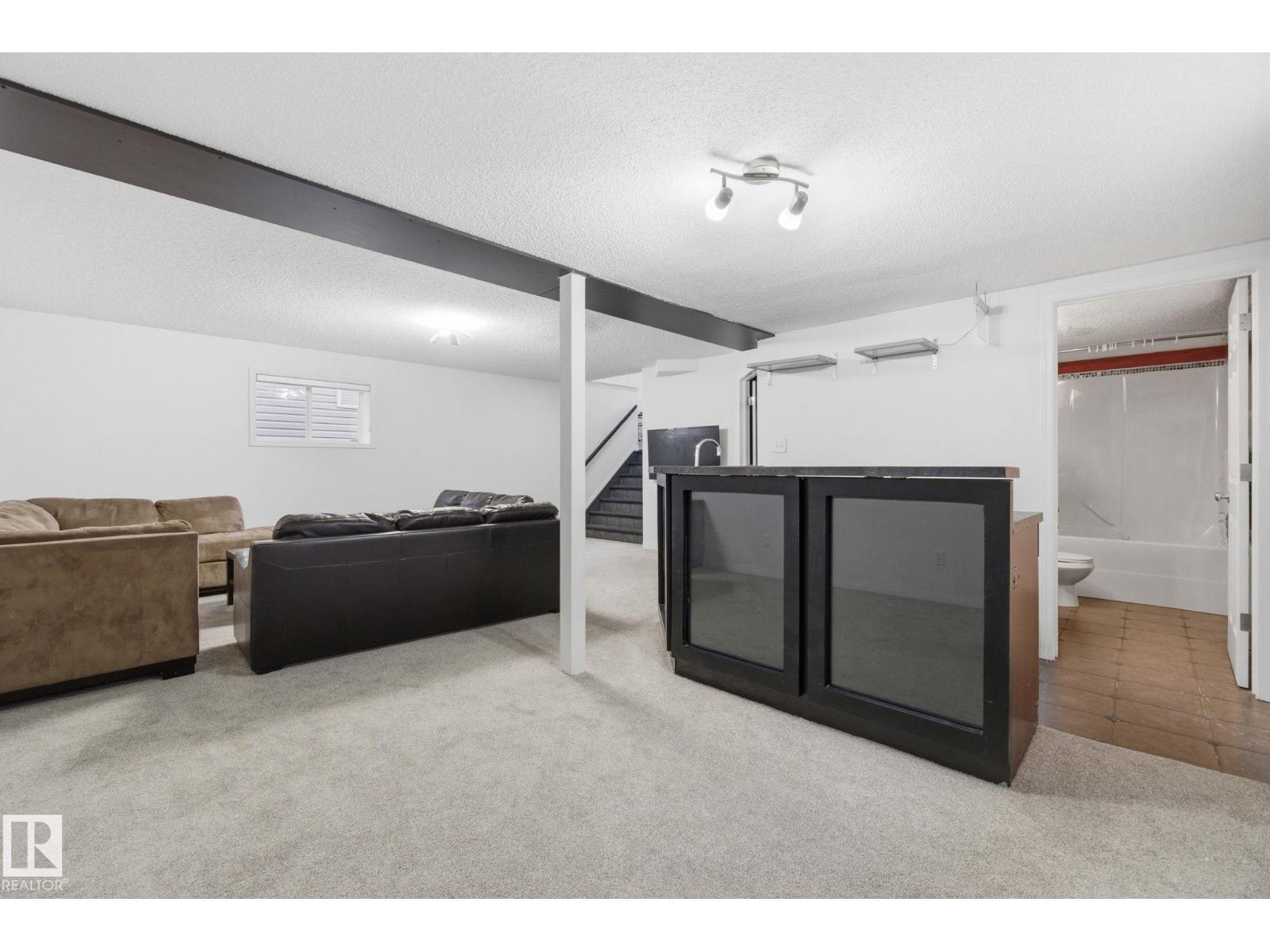 3248 22 ST NW, Edmonton