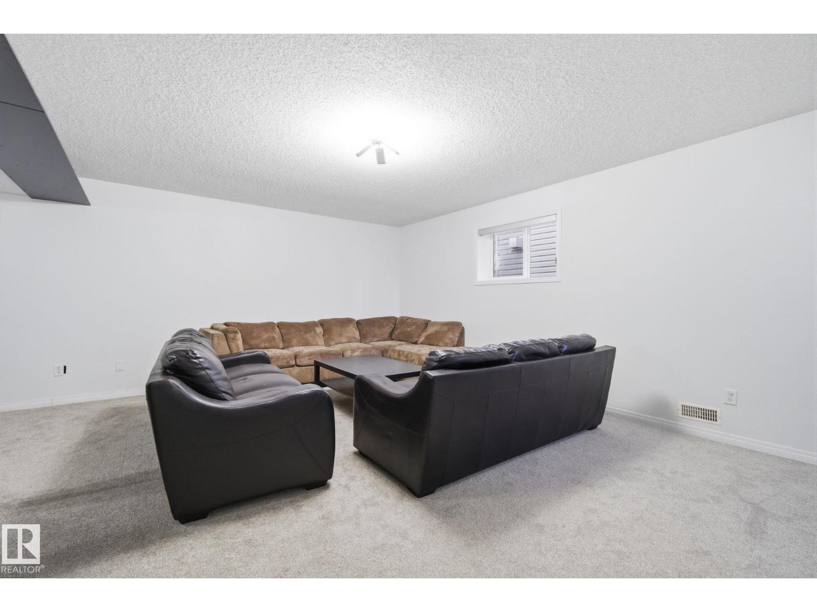 3248 22 ST NW, Edmonton