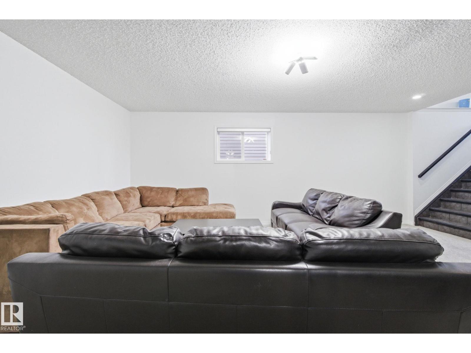 3248 22 ST NW, Edmonton