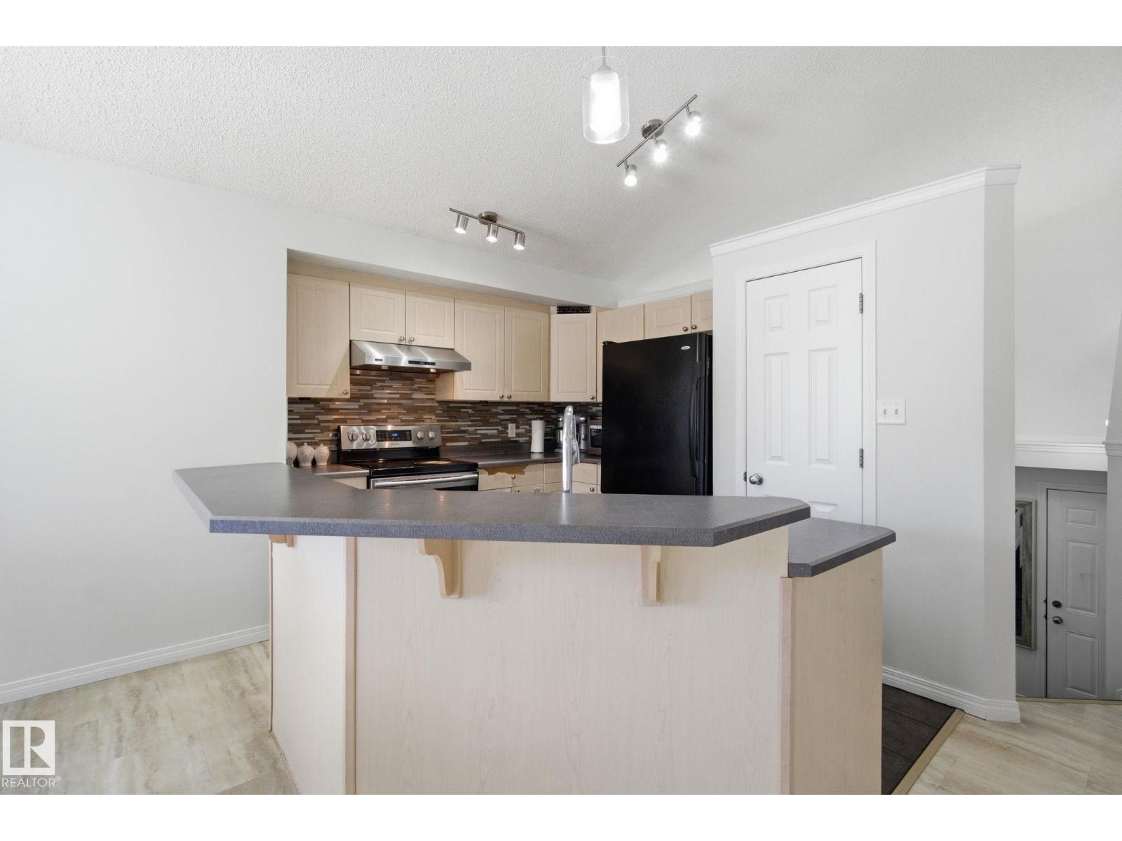 3248 22 ST NW, Edmonton