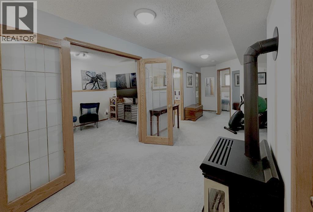 
          52 Cambridge Glen Drive
            <br/>
            <span>Strathmore</span>
            , 
            <span>AB</span>
             <span>T1P1N3</span>
         - Photo 20