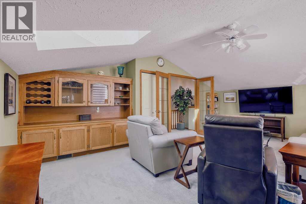 
          52 Cambridge Glen Drive
            <br/>
            <span>Strathmore</span>
            , 
            <span>AB</span>
             <span>T1P1N3</span>
         - Photo 11