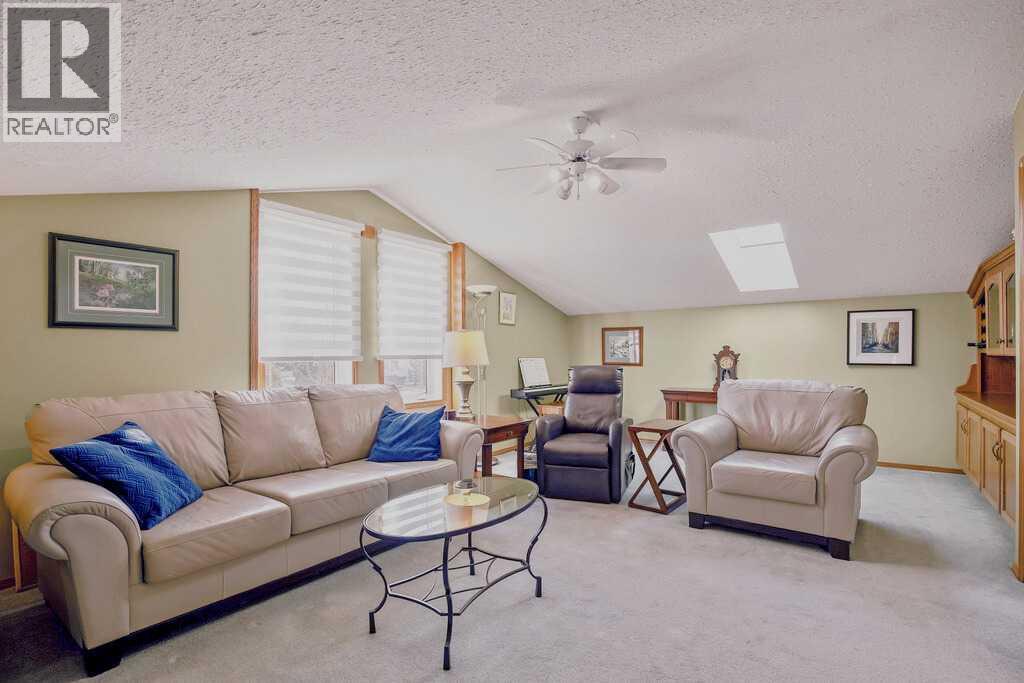 
          52 Cambridge Glen Drive
            <br/>
            <span>Strathmore</span>
            , 
            <span>AB</span>
             <span>T1P1N3</span>
         - Photo 10