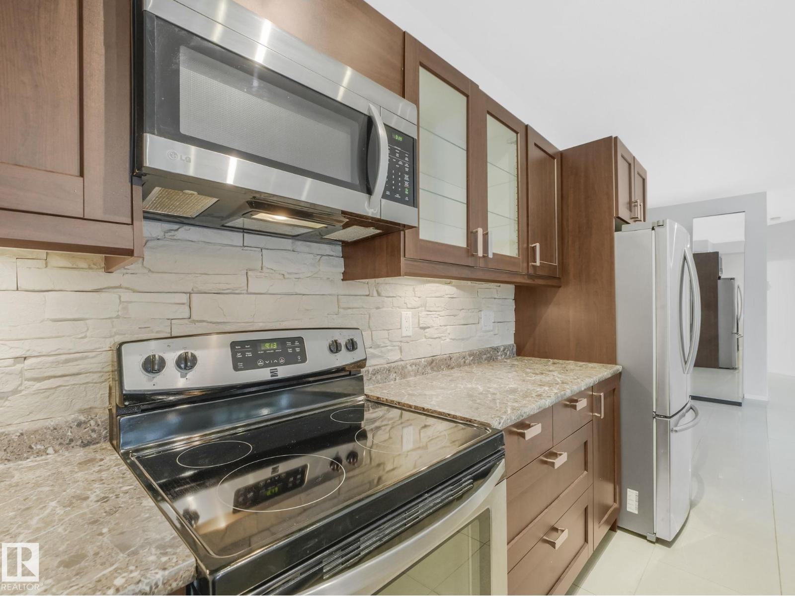 #200 10411 122 ST NW, Edmonton