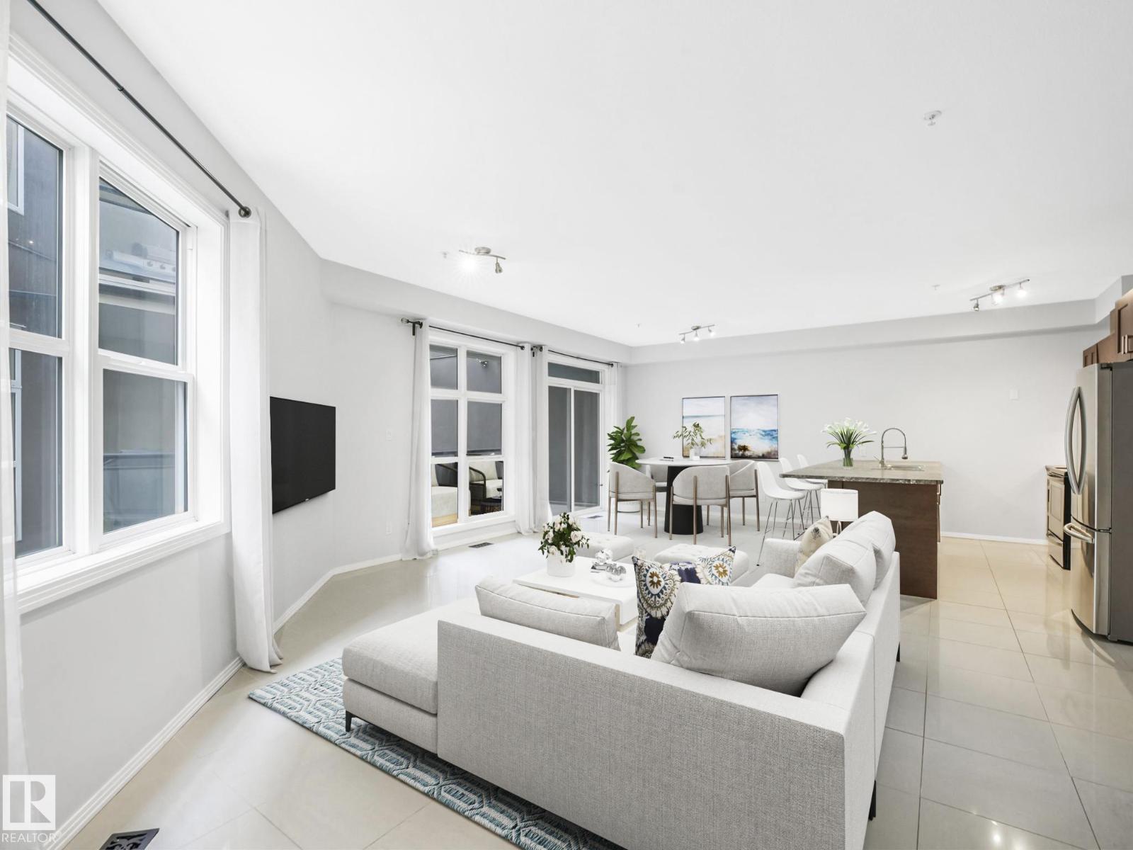 #200 10411 122 ST NW, Edmonton