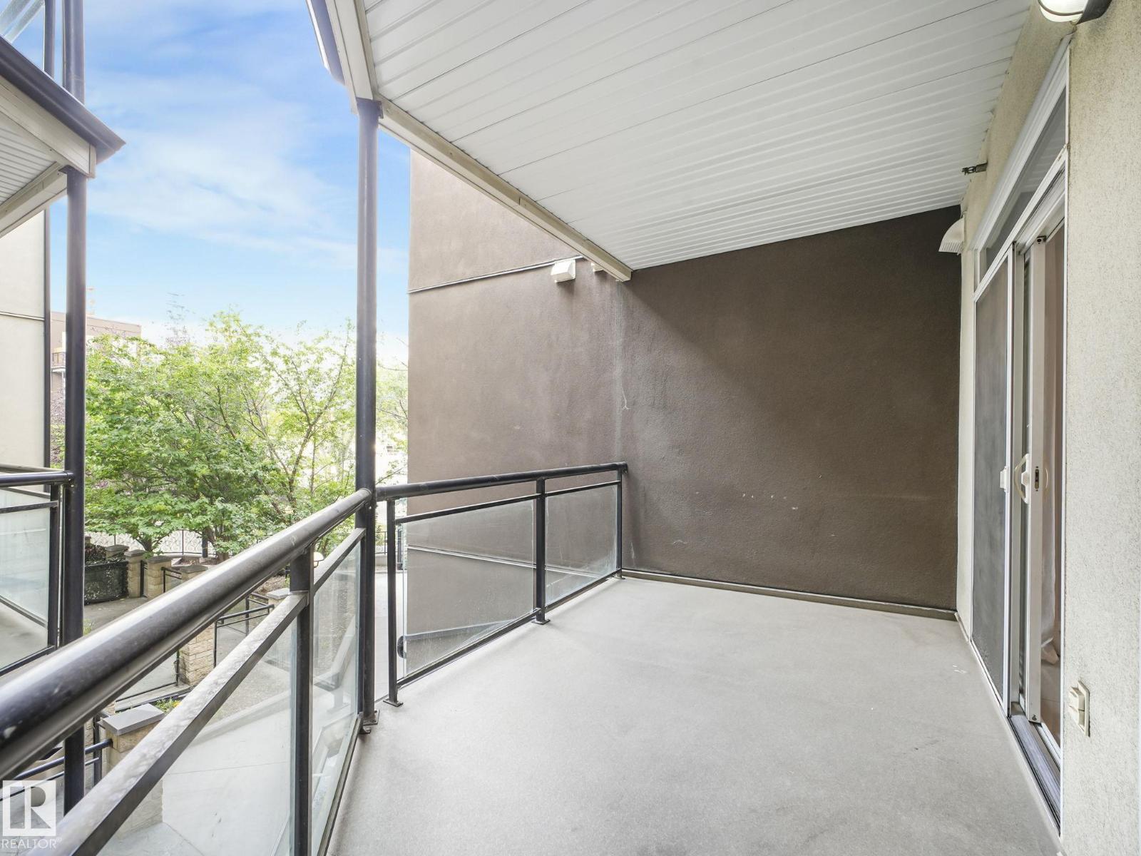 #200 10411 122 ST NW, Edmonton