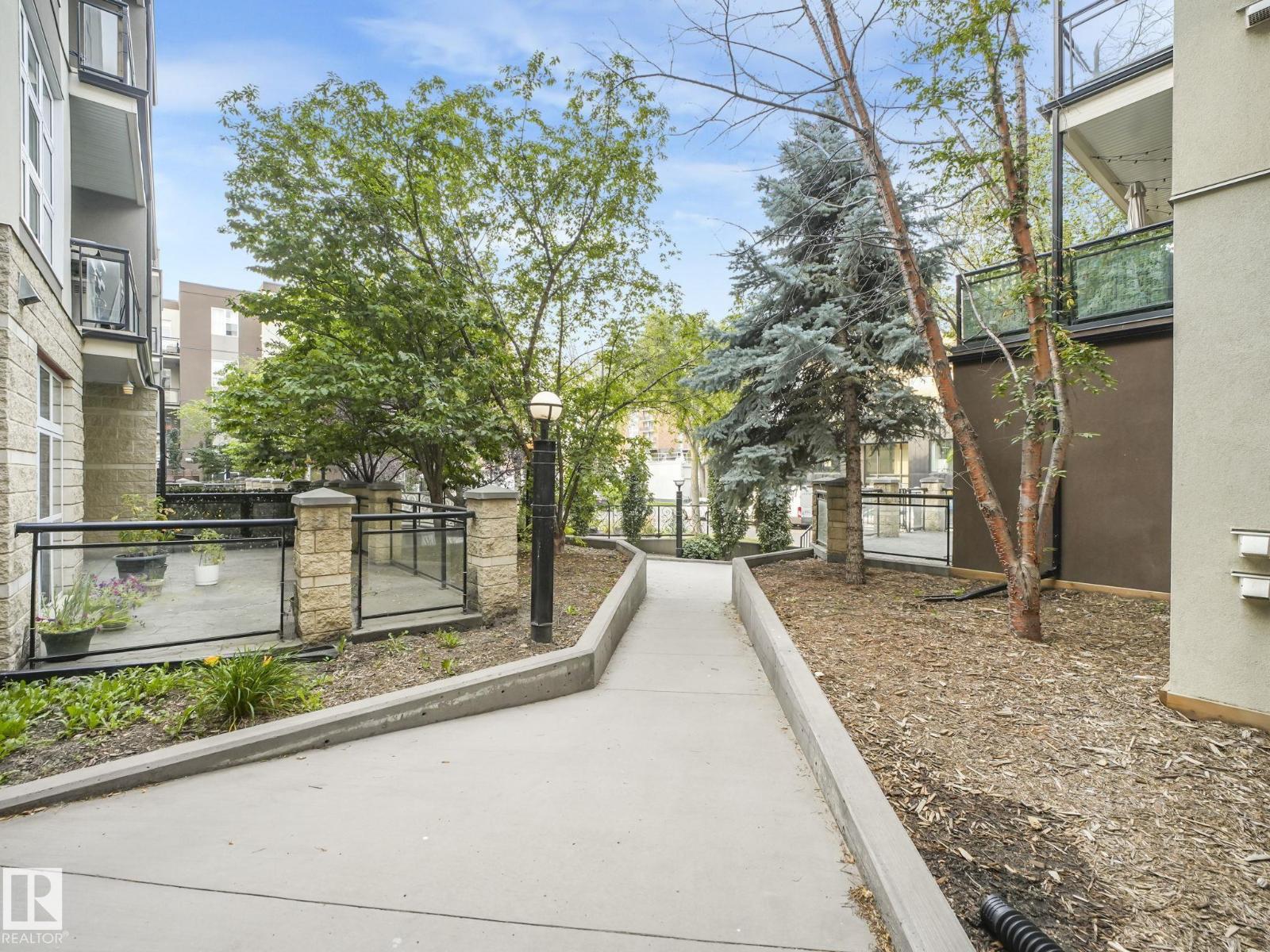 #200 10411 122 ST NW, Edmonton