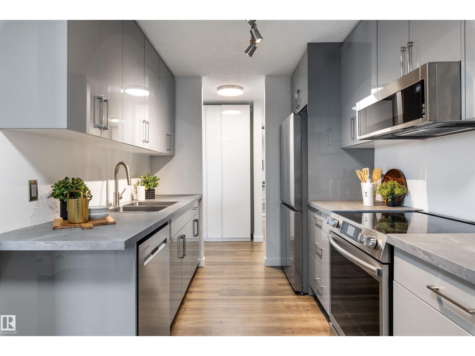 #802 8220 JASPER AV NW, Edmonton