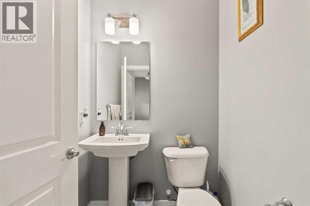 Single Family House for Sale in  Evansglen Drive NW Evanston Calgary 