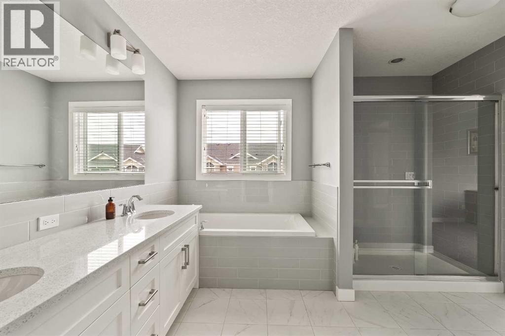 Single Family House for Sale in  Evansglen Drive NW Evanston Calgary 