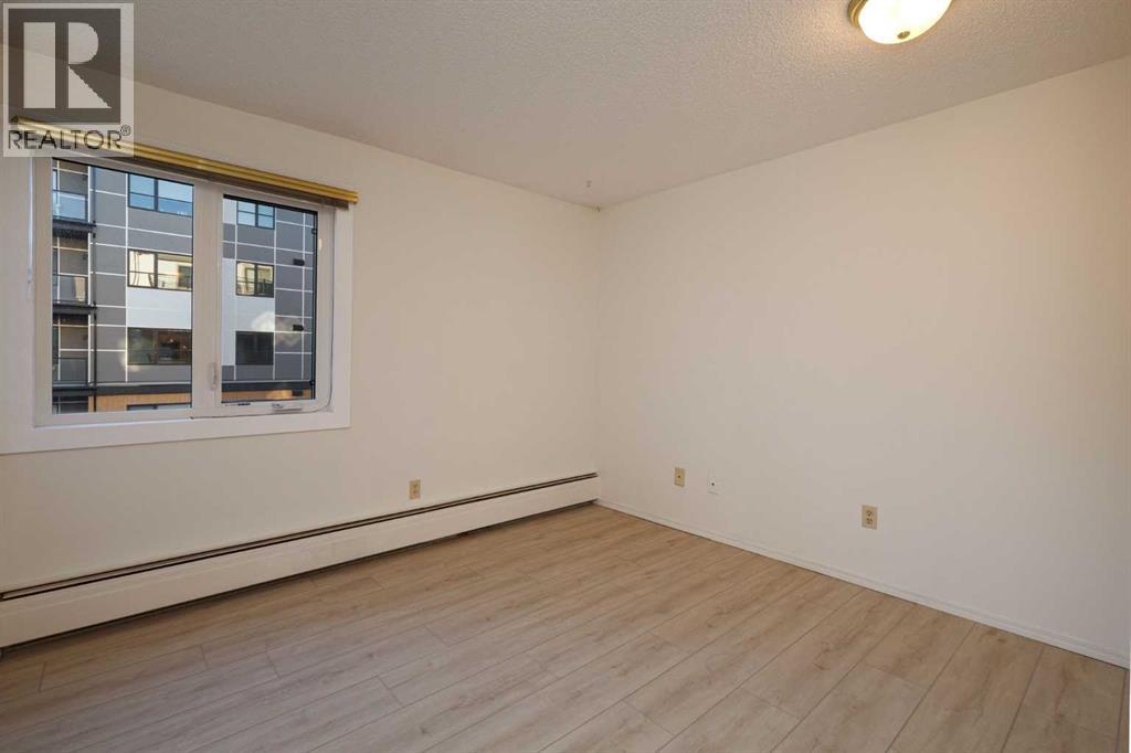 Single Family House for Sale in    Avenue SW Windsor Park Calgary 