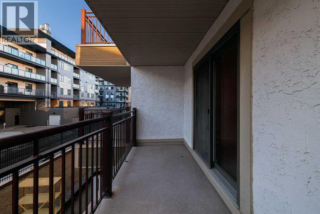 Single Family House for Sale in    Avenue SW Windsor Park Calgary 