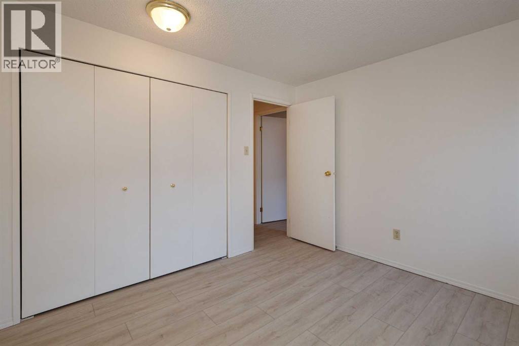 Single Family House for Sale in    Avenue SW Windsor Park Calgary 