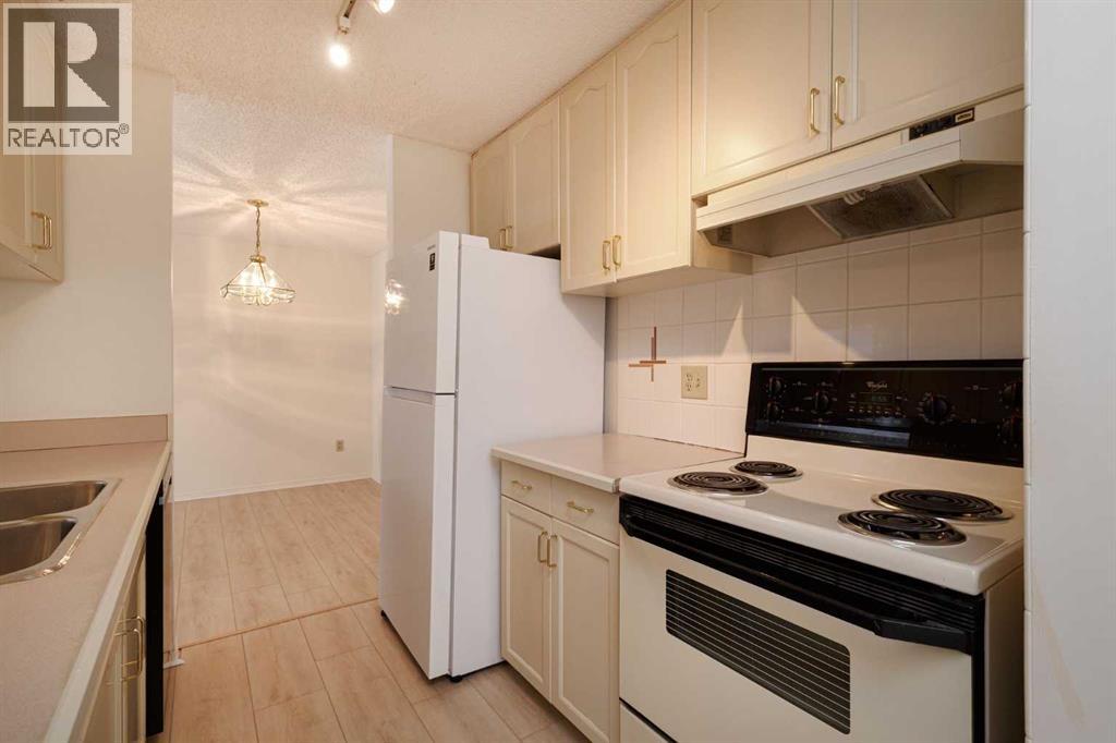 Single Family House for Sale in    Avenue SW Windsor Park Calgary 