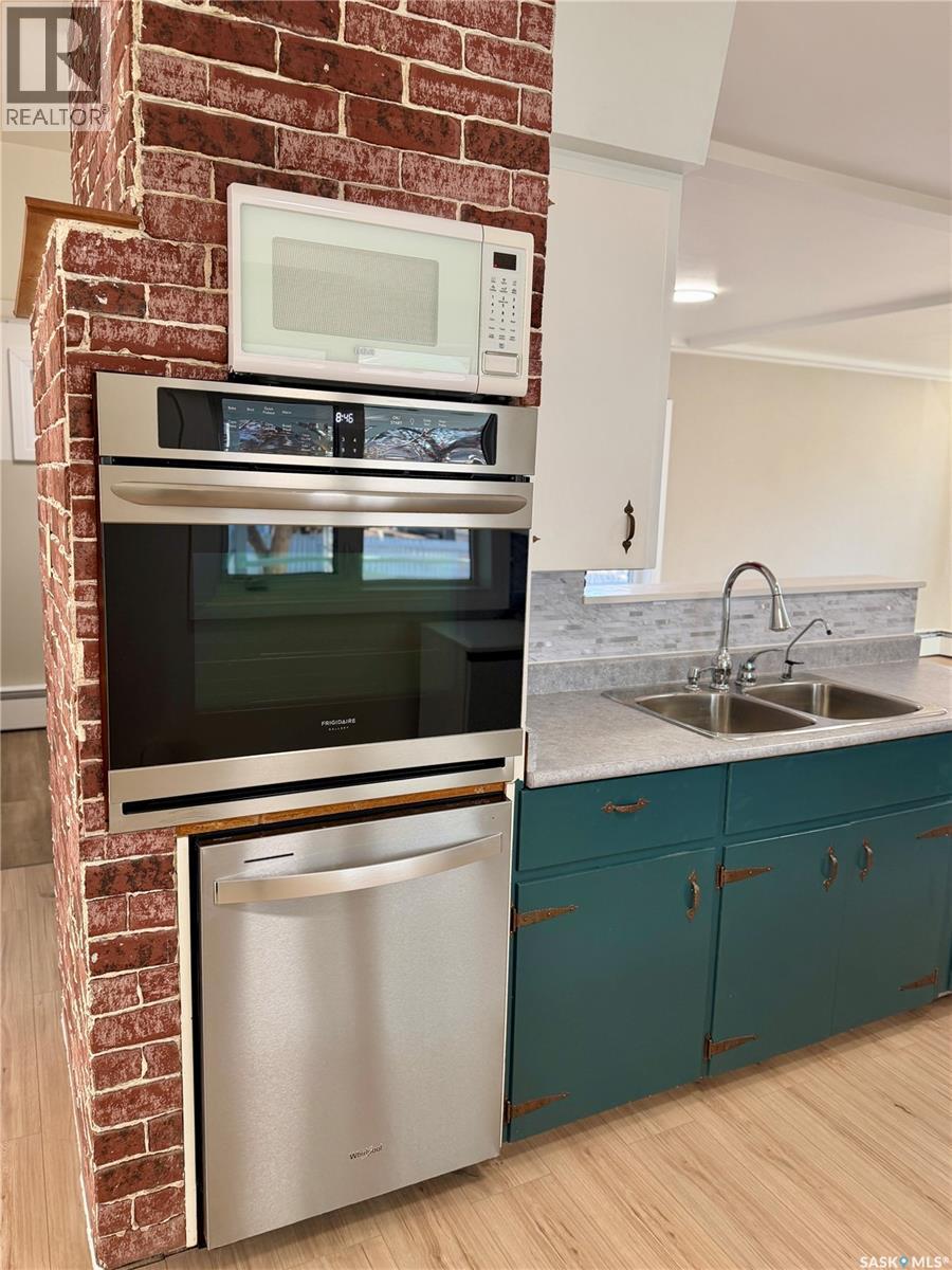 133 RAILWAY AVENUE - 13