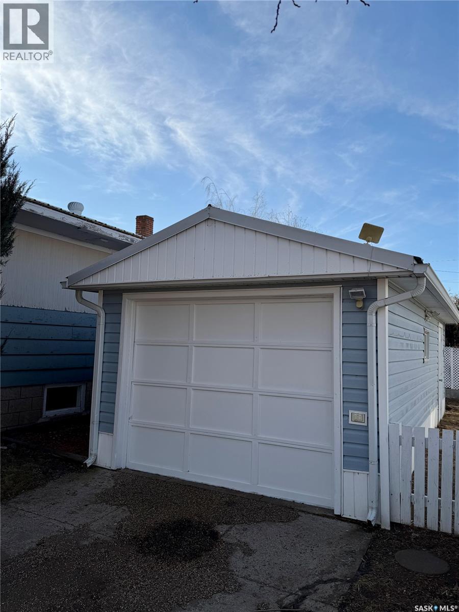 133 RAILWAY AVENUE - 32