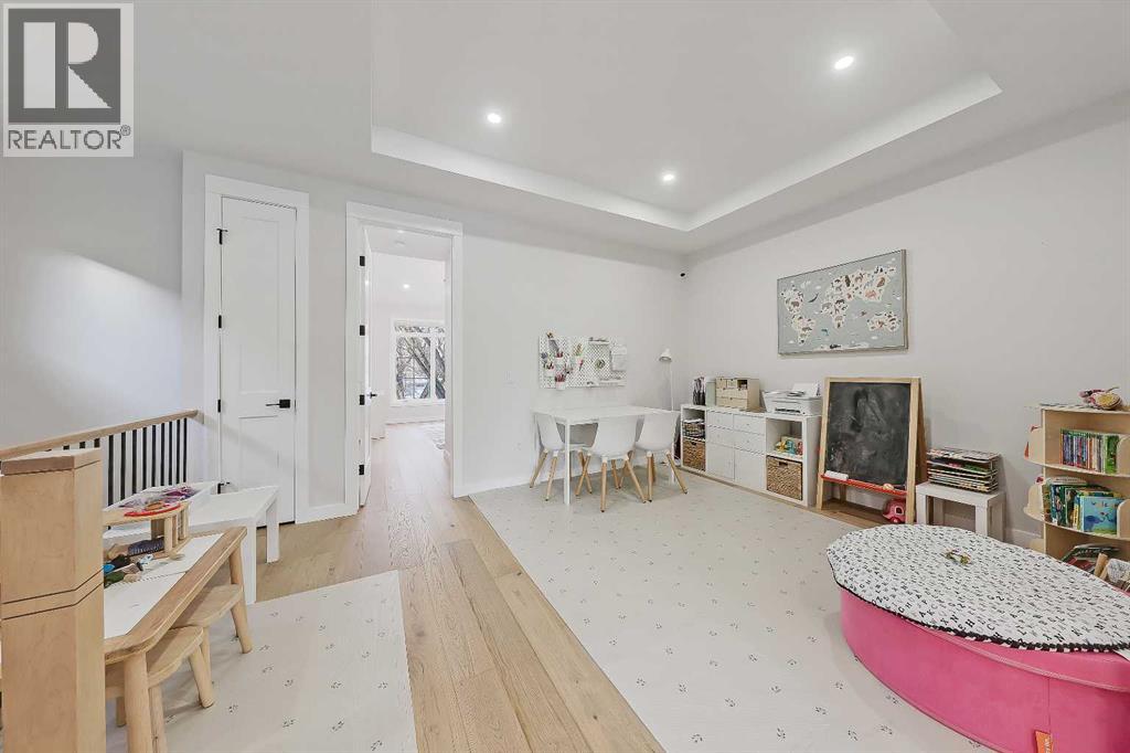 Single Family House for Sale in   Avenue SW Windsor Park Calgary 