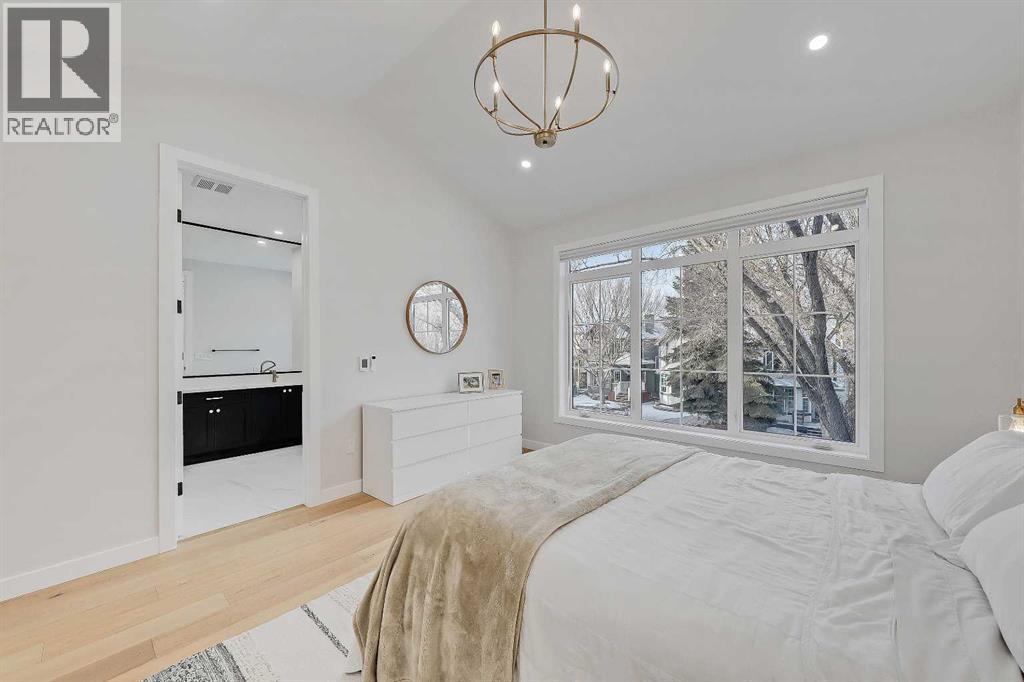 Single Family House for Sale in   Avenue SW Windsor Park Calgary 