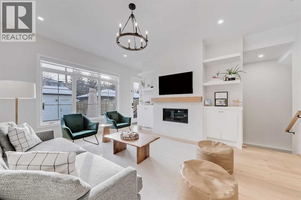 Single Family House for Sale in   Avenue SW Windsor Park Calgary 