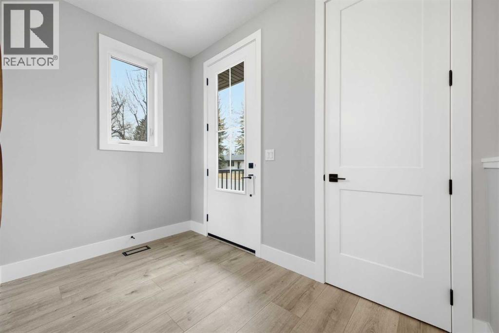 Single Family House for Sale in  West Glen Crescent SW Westgate Calgary 