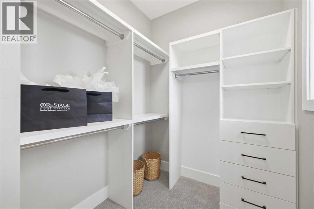 Single Family House for Sale in  West Glen Crescent SW Westgate Calgary 