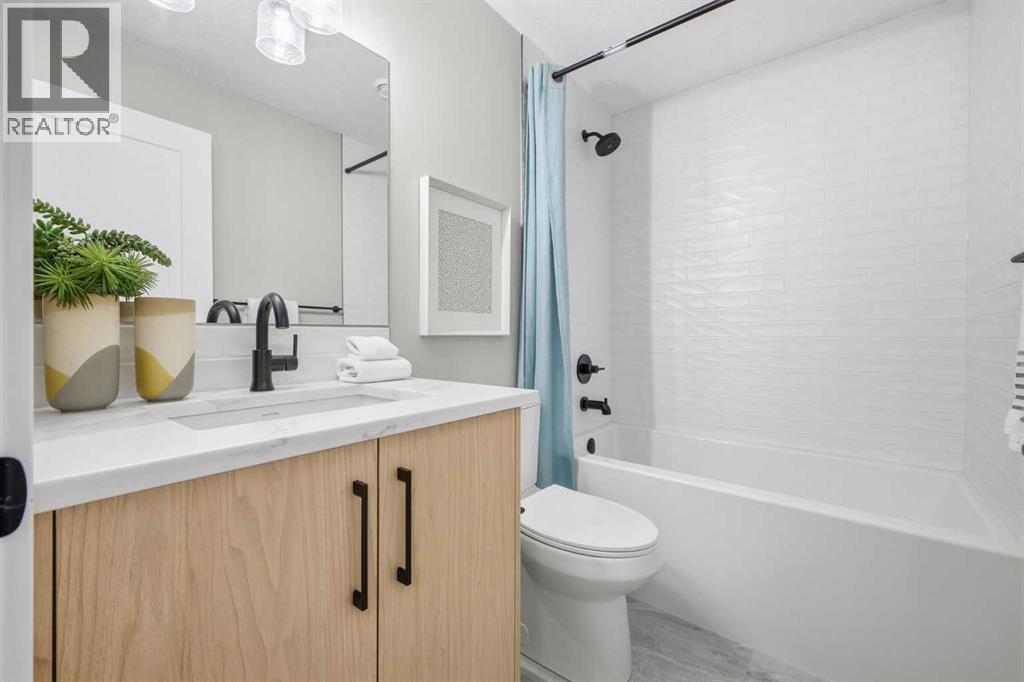 Single Family House for Sale in  West Glen Crescent SW Westgate Calgary 