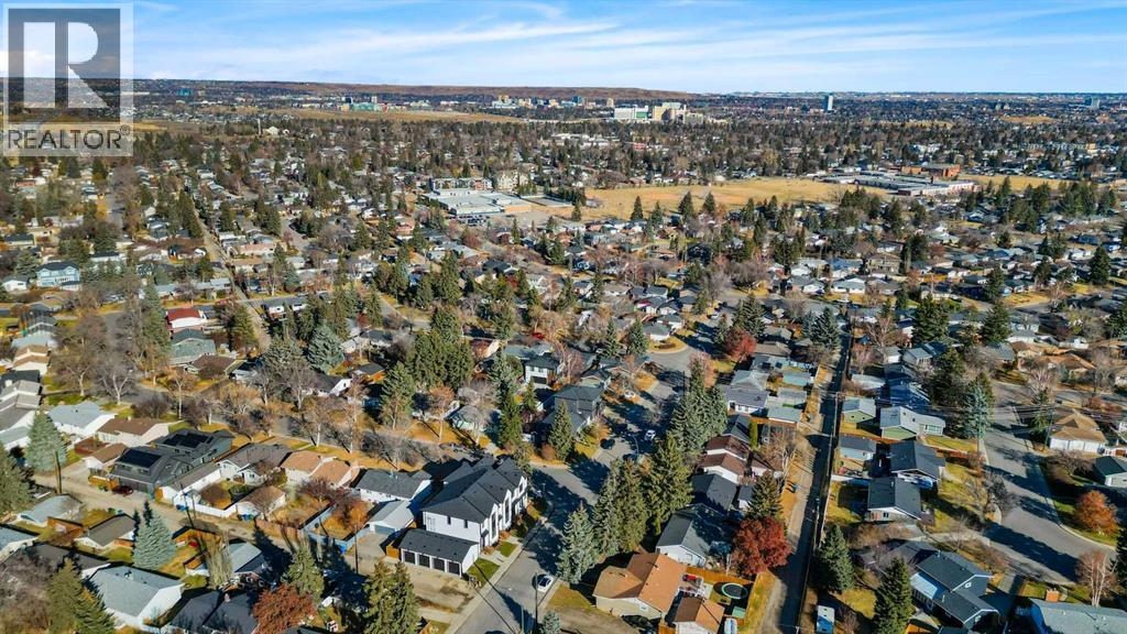 Single Family House for Sale in  West Glen Crescent SW Westgate Calgary 