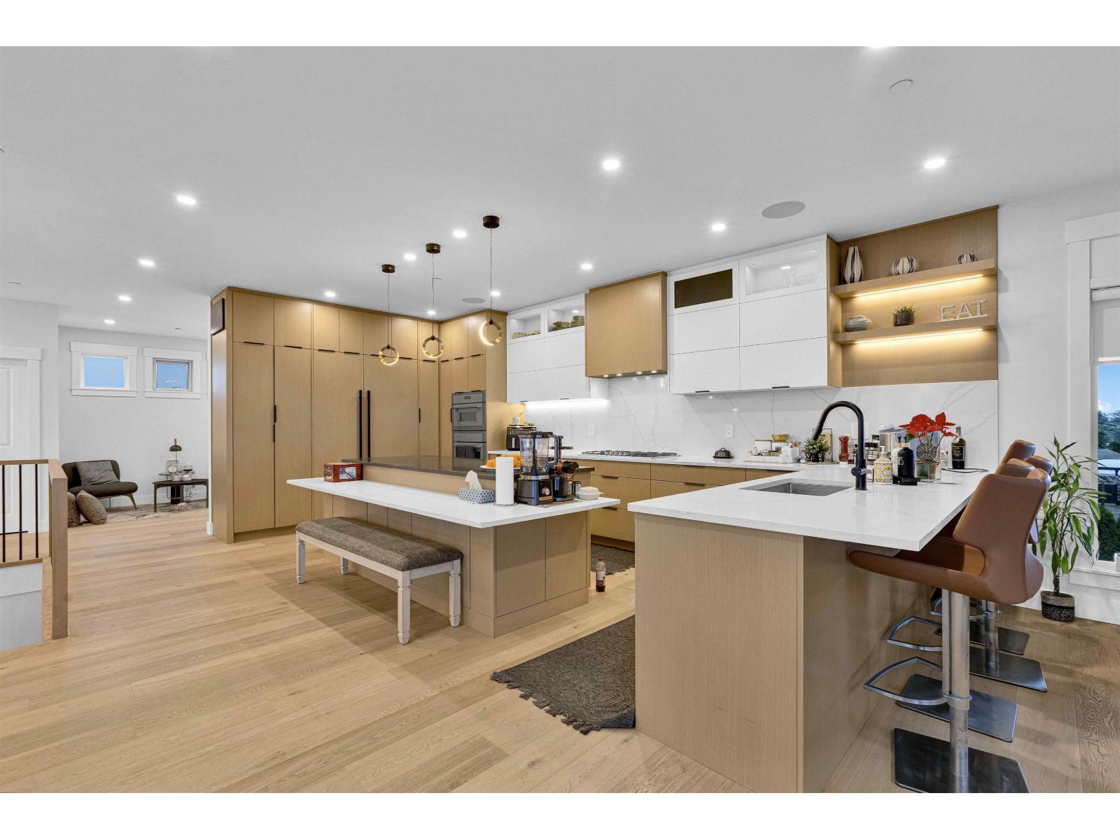 1040 LEE STREET, White Rock