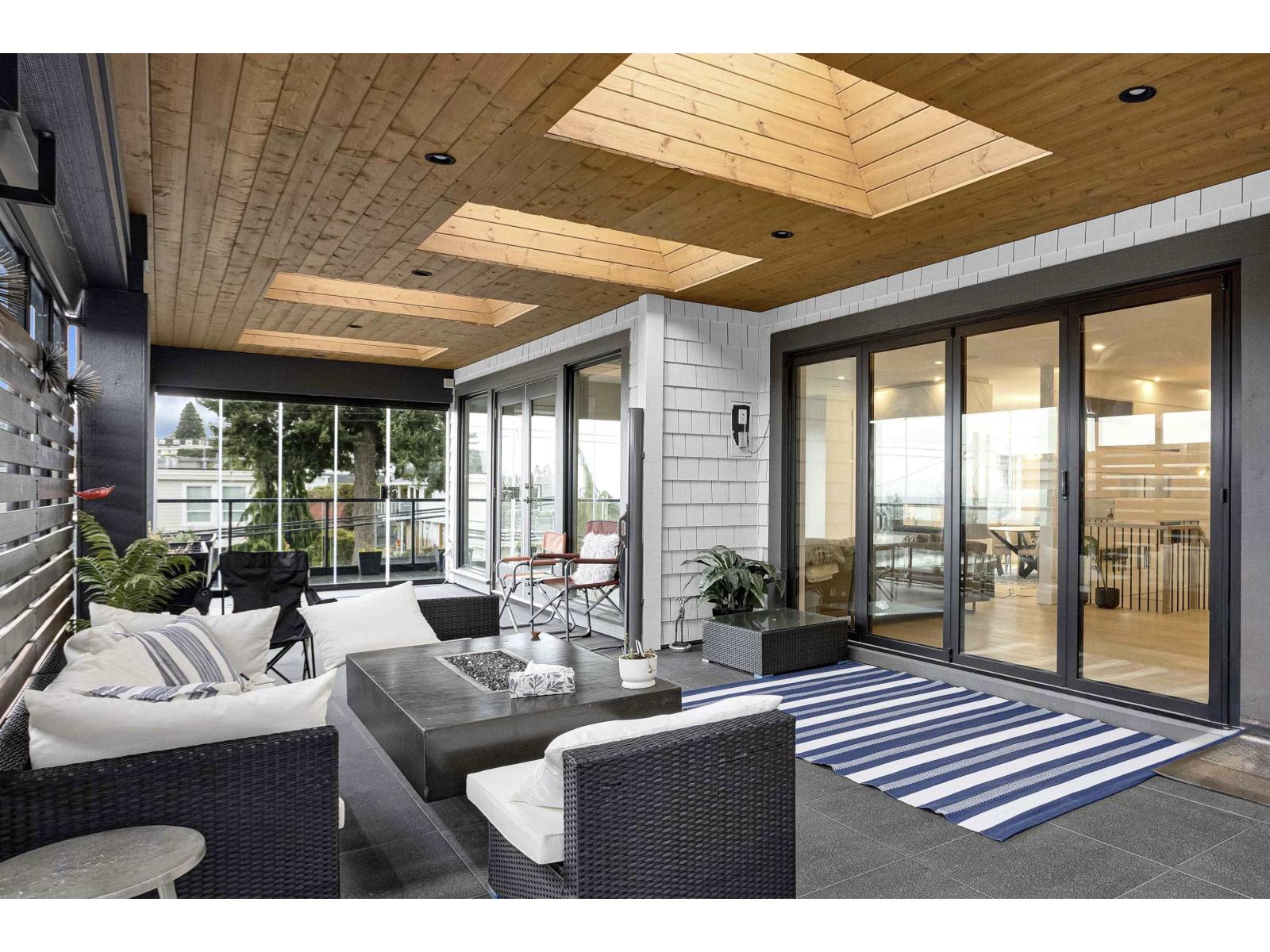 1040 LEE STREET, White Rock