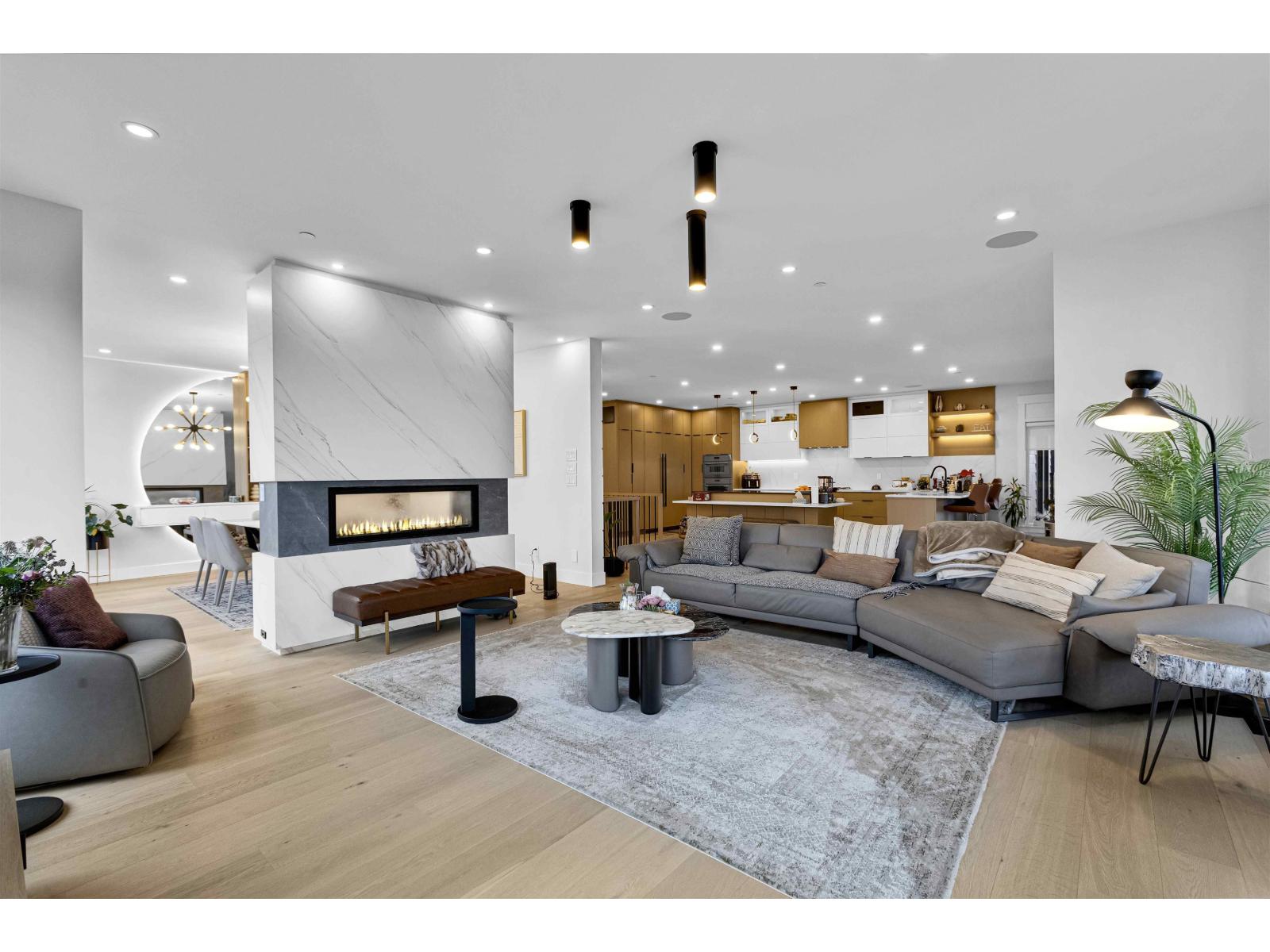 1040 LEE STREET, White Rock