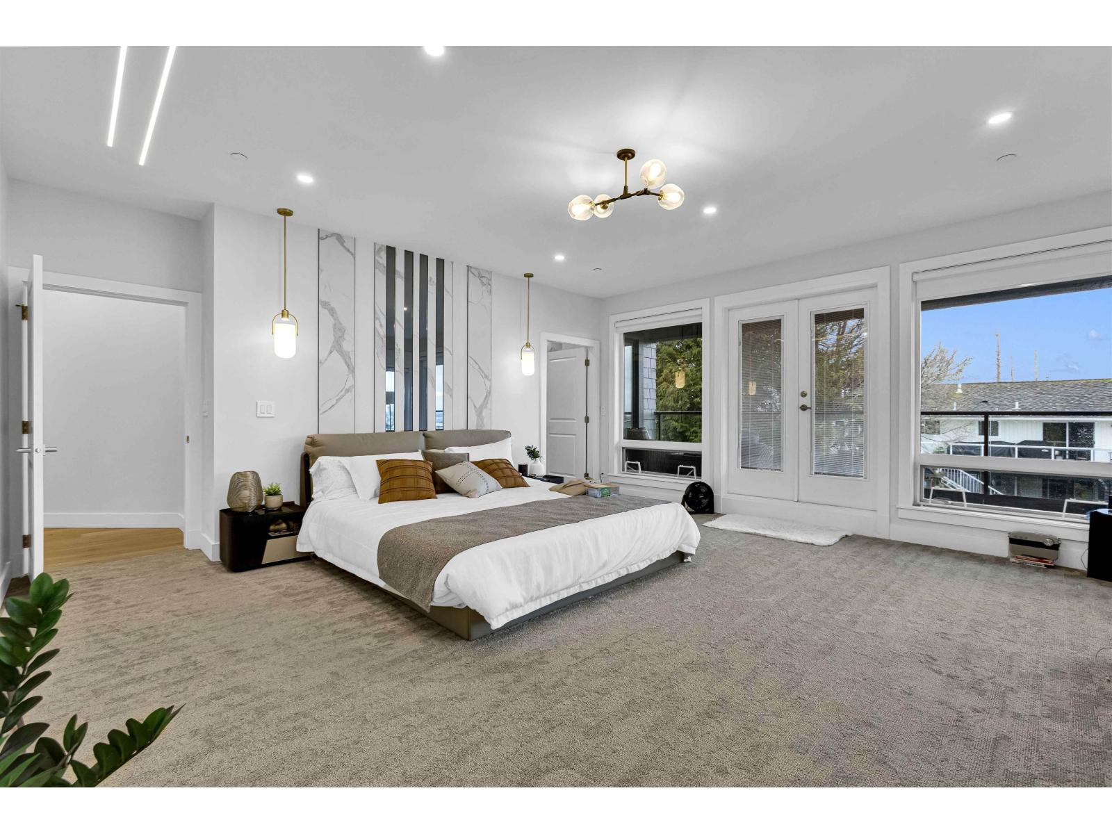 1040 LEE STREET, White Rock