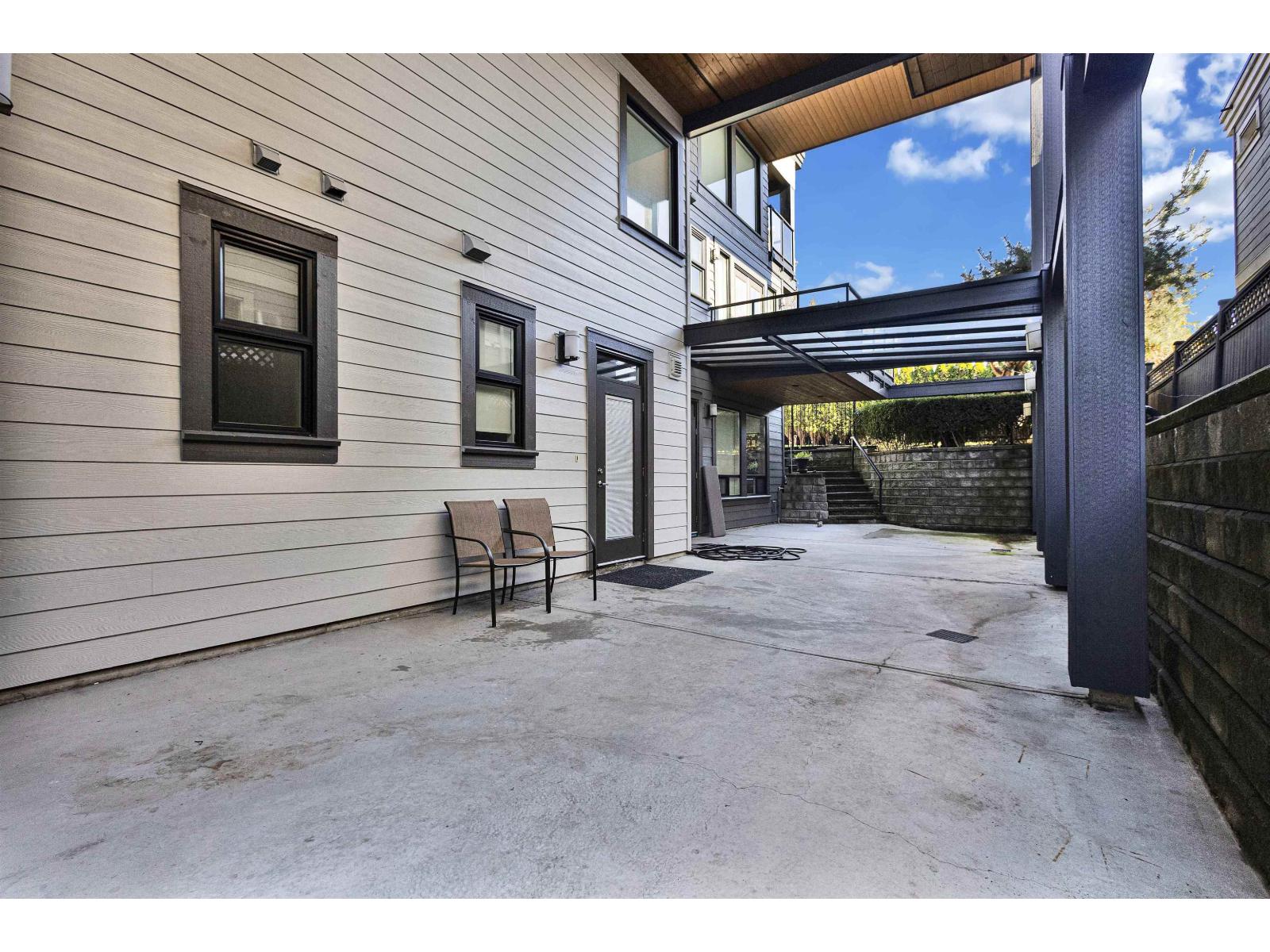 1040 LEE STREET, White Rock