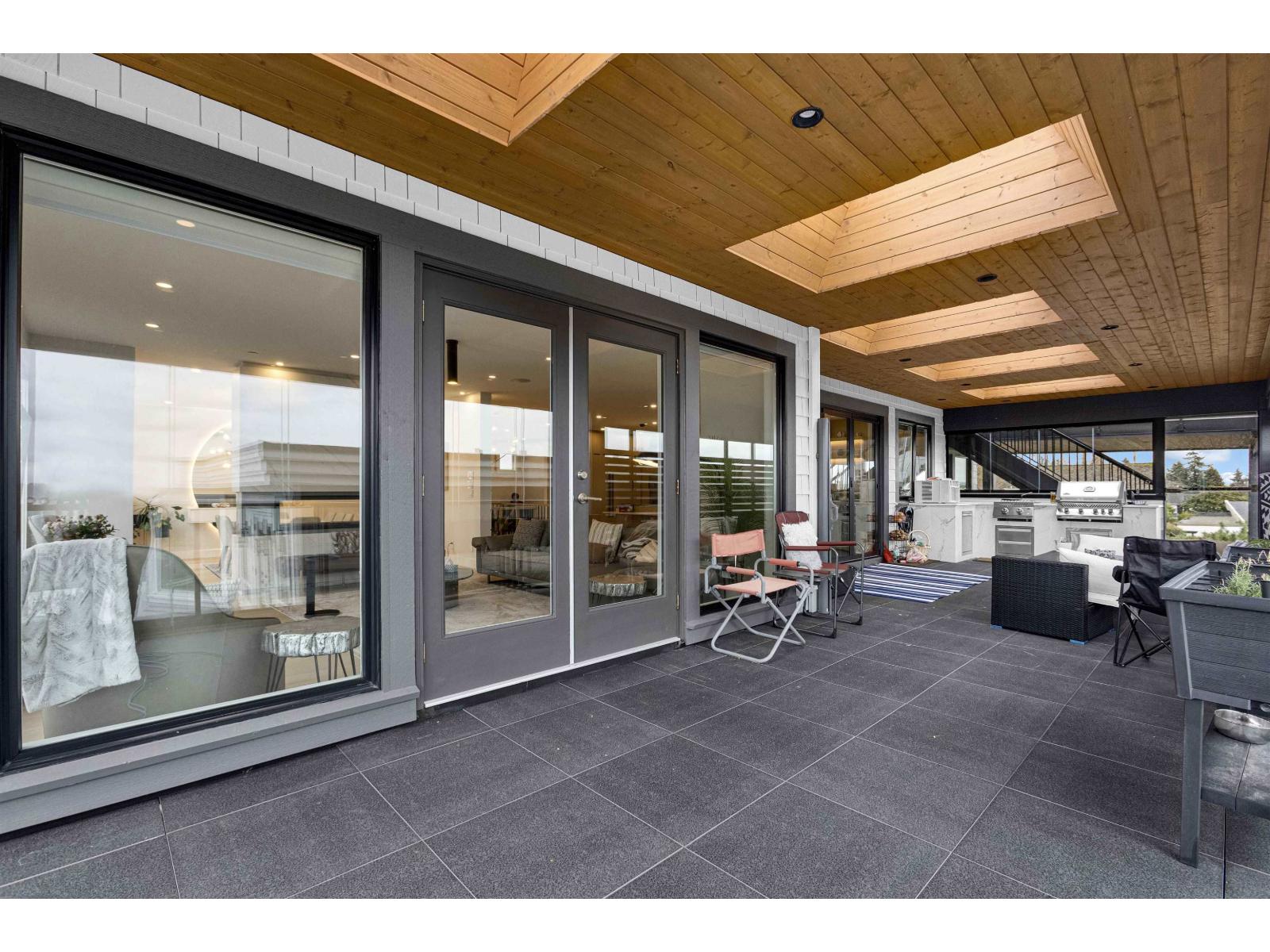 1040 LEE STREET, White Rock