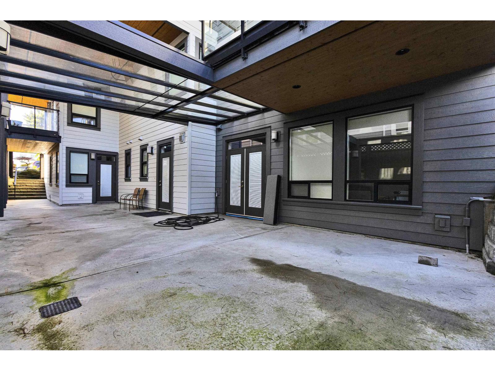 1040 LEE STREET, White Rock