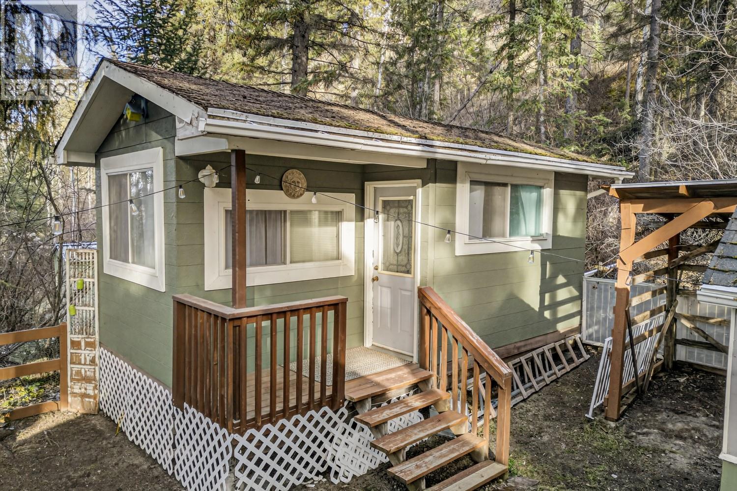 4878 Ogilvey Avenue, Fairmont Hot Springs