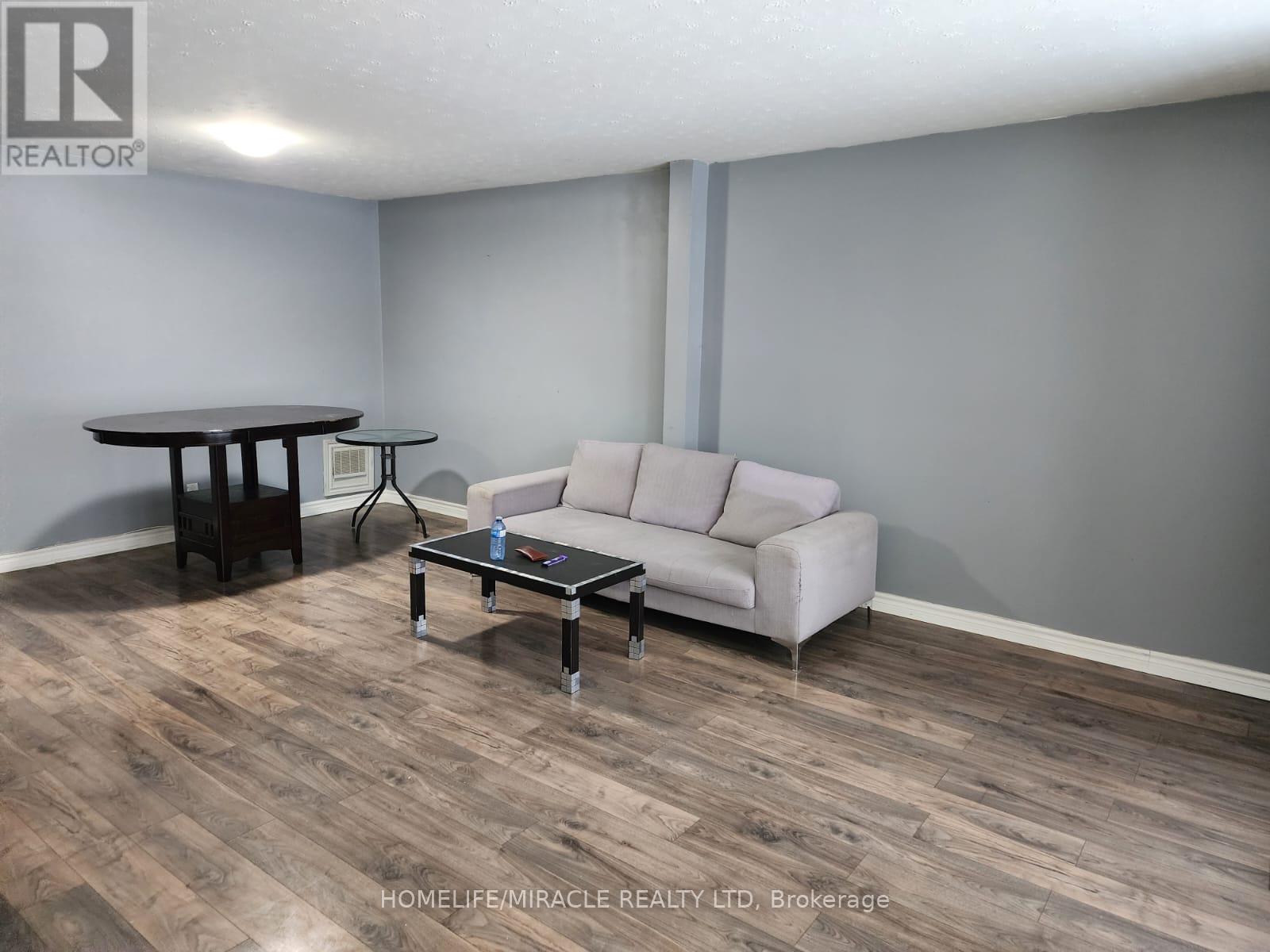 49 ALDERBURY CRESCENT - Photo 5 of 14, Brampton (Avondale), Ontario