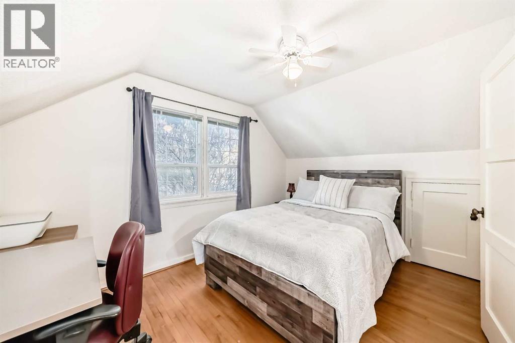 Single Family House for Sale in   Avenue Mountview Red Deer 