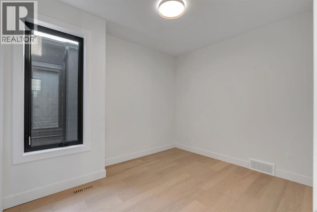 Single Family House for Sale in   Avenue SW Altadore Calgary 