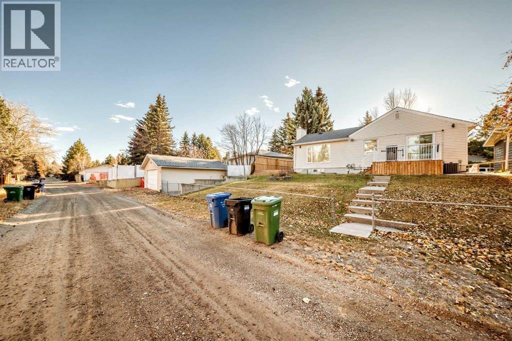 Single Family House Bungalow for Sale in  Palistone Road SW Palliser Calgary 