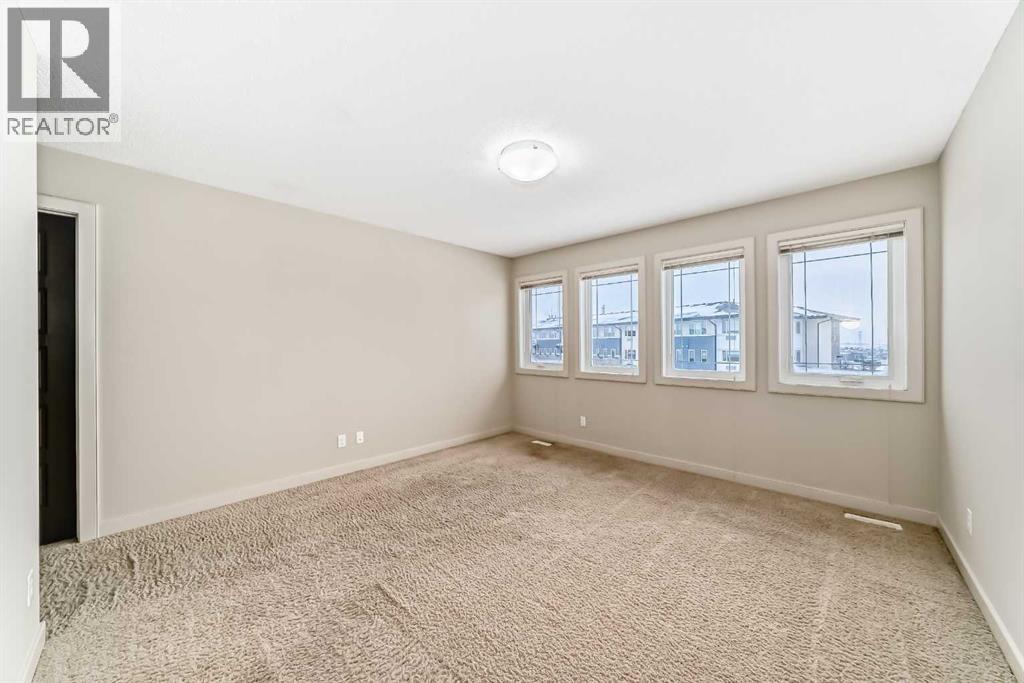 Single Family House for Sale in  Evanspark Manor NW Evanston Calgary 