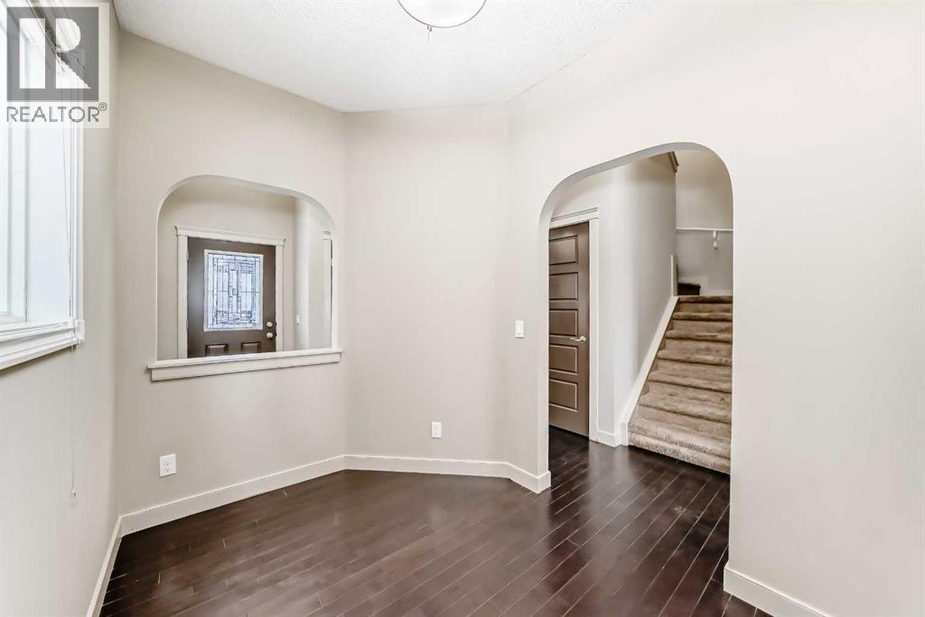 Single Family House for Sale in  Evanspark Manor NW Evanston Calgary 