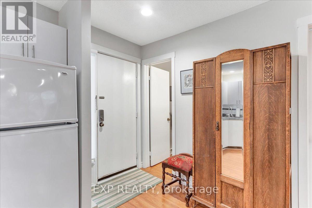 576 Oxbow Unit 16 photo 5